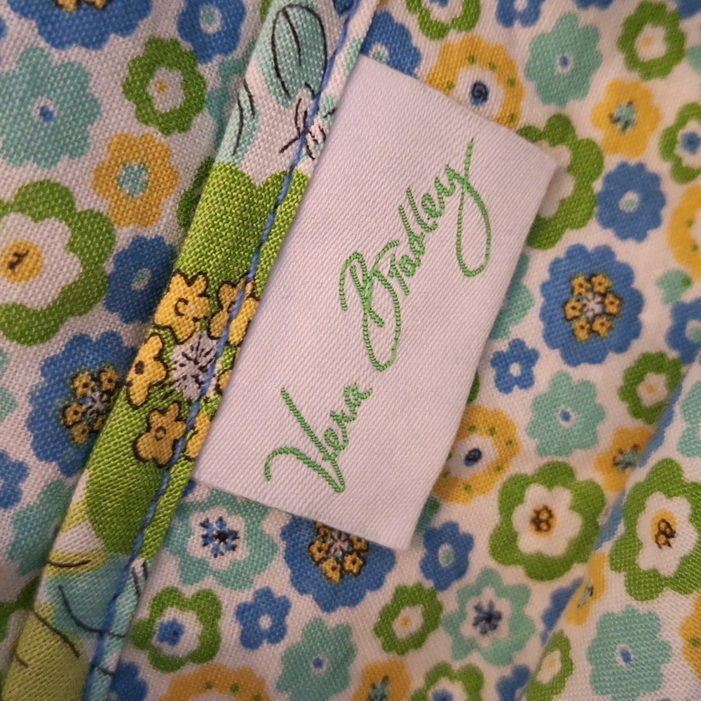 Vera Bradley shoulder bag.